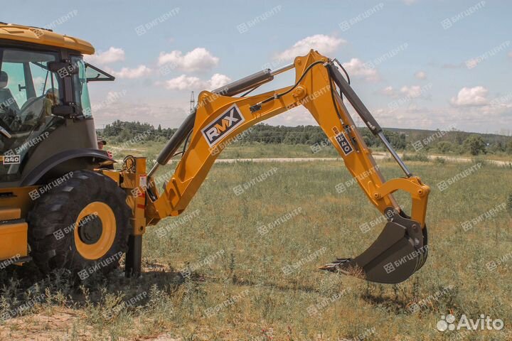 Экскаватор-погрузчик Runmax SE440, 2023