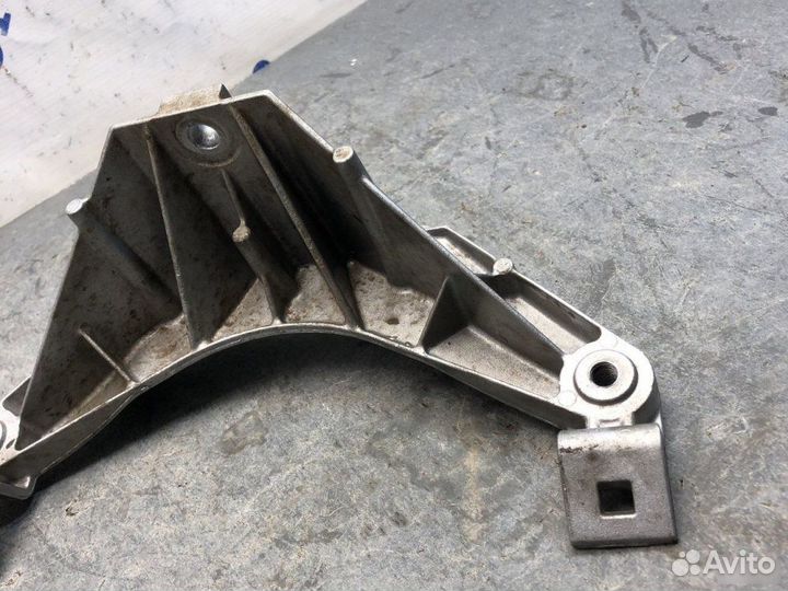 Кронштейн панели передний Bmw X6