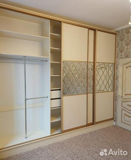 Шкаф купе с зеркалом