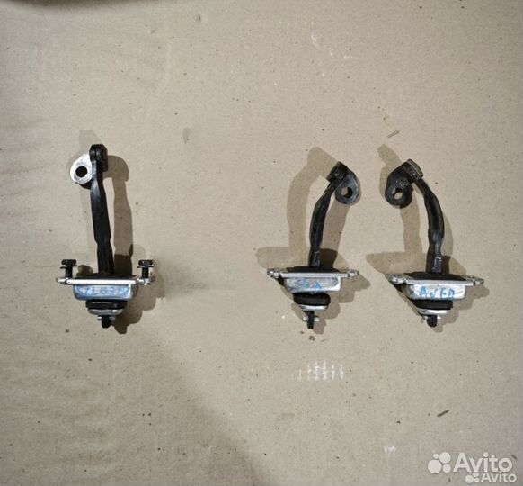 Ограничитель двери Chevrolet Aveo T250/255 xетчб