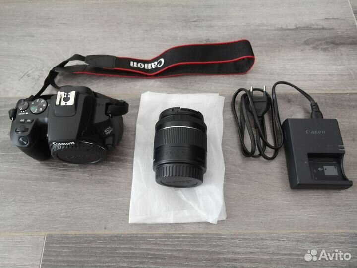 Фотоаппарат Canon 250D