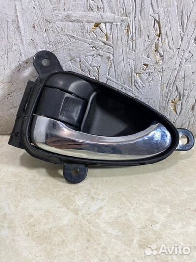 Ручка внутренняя задняя левая Toyota Camry 40