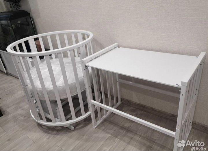 Кровать с маятником