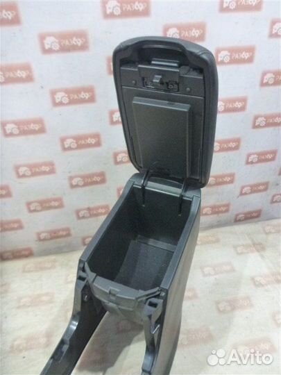 Подлокотник Toyota Rav4 ASA44 2arfe 2013