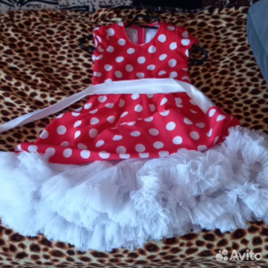 Продам платье для девочки