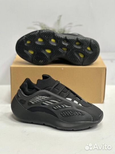 Кроссовк Yeezy 700: твой шаг к легенде