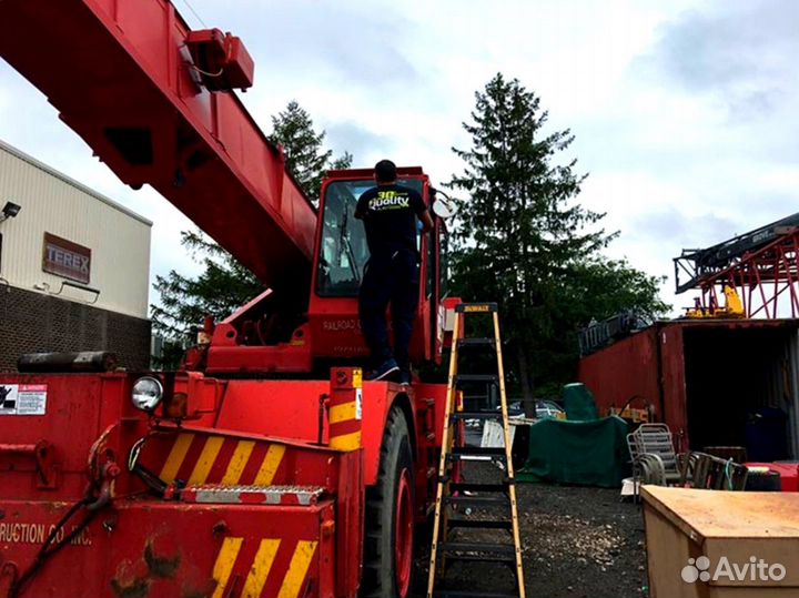 Стекло двери верхнее JCB