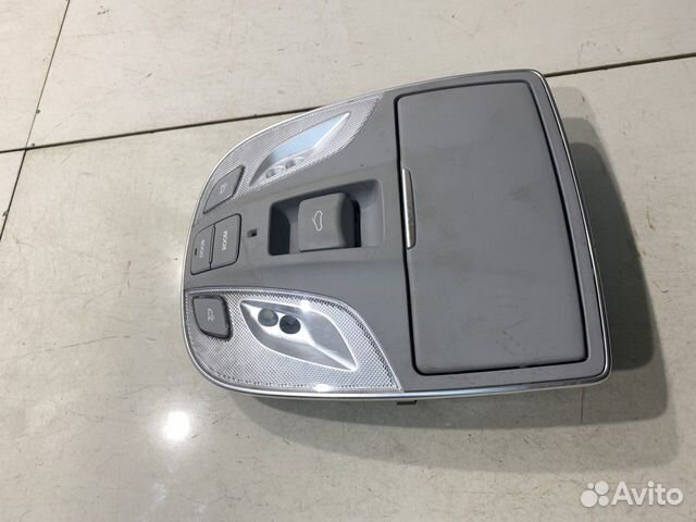 Плафон внутреннего освещения (передний)