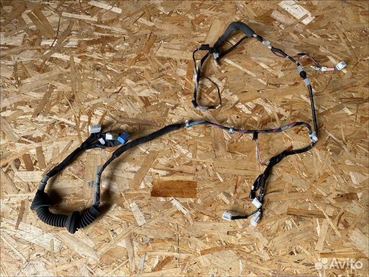 Электропроводка передней правой двери