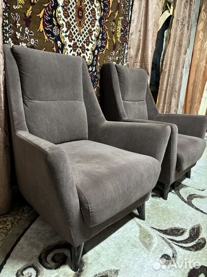 Продаю 2 кресла бу