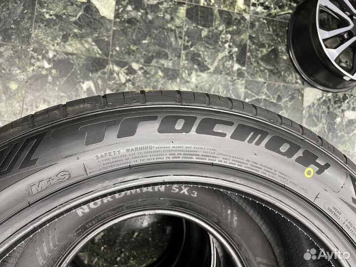 Tracmax X-Privilo RS01+ 275/45 R21 110Y