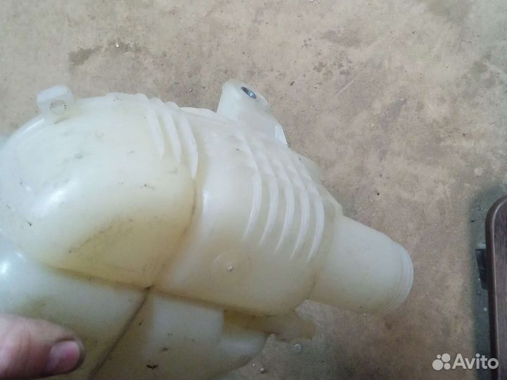 Бачок расширительный Bmw X1 F48 дефект