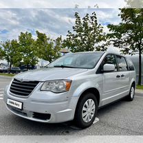 Chrysler Town & Country 3.3 AT, 2008, 195 000 км, с пробегом, цена 990 000 руб.