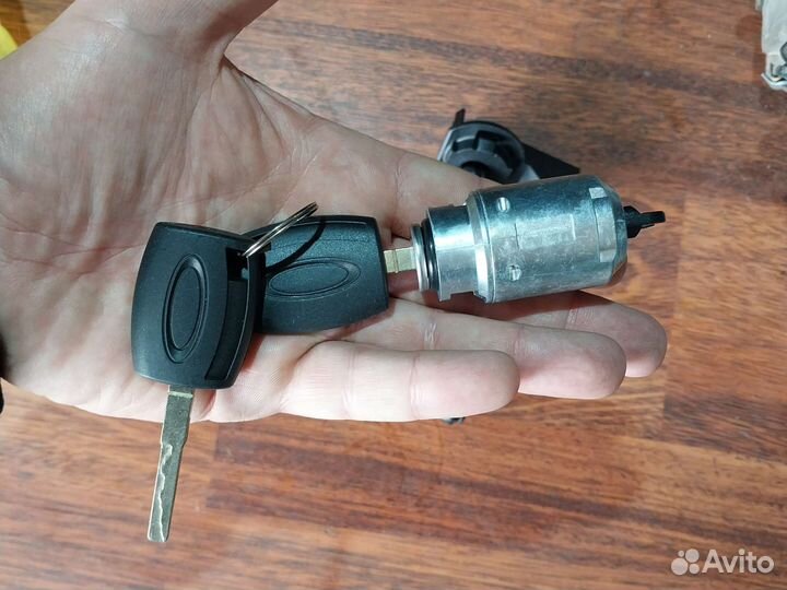 Комплект замка капота Ford focus 2