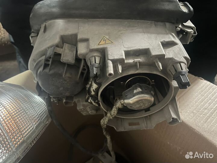 Фара на Mercedes-Benz SL - 500