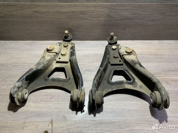 Рычаг Рено Симбол левый правый