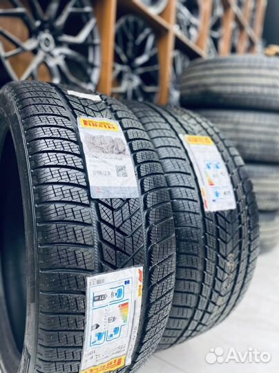 Pirelli Scorpion Winter 275/40 R22 и 315/35 R22