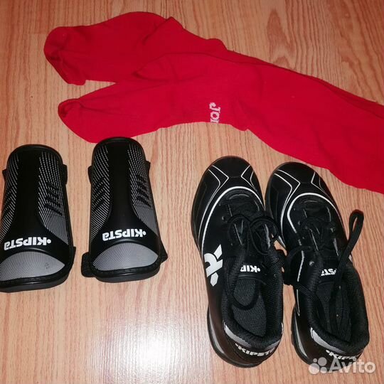 Футбольные детские бутсы 29 размер, гетры, щитки