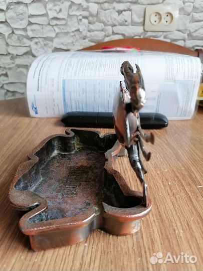 Пепельница с зажигалкой