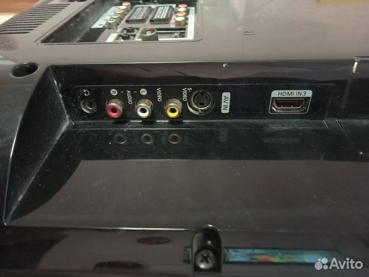 Телевизор Samsung, диагональ 80 см