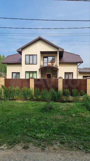 Коттедж 208 м² на участке 12 сот.