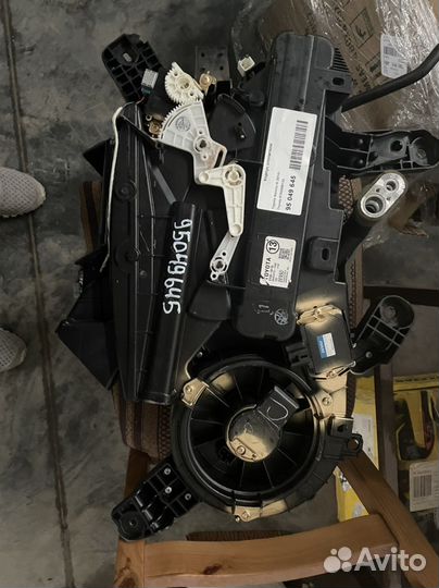 Корпус отопителя Тойота Сиенна 3