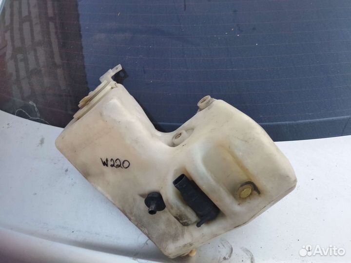 Бачок омывателя Mersedes w220