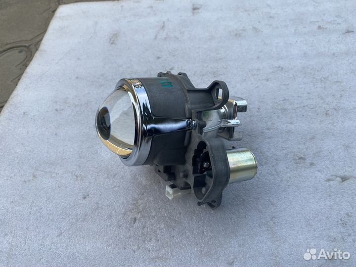 Линза ксенон правая фара Hyundai IX 35 рест