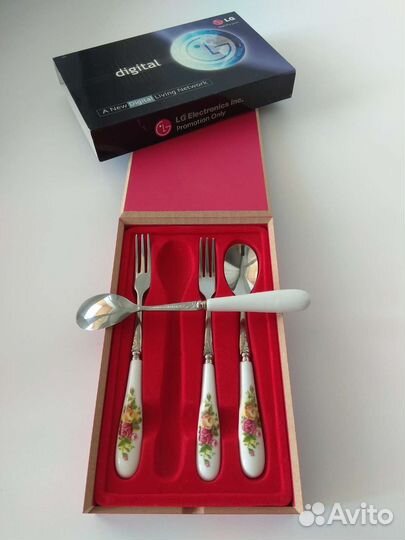 Подарочный набор десертных ложечек и вилочек