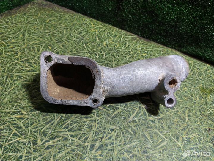 Патрубок охлаждения Scania 4-Series 2002 1400145