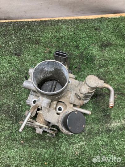 Дроссельная заслонка Toyota Carina седан 1.6 4AFE