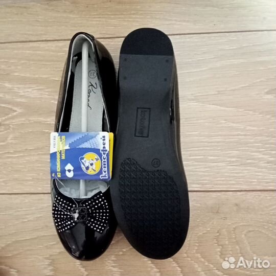 Туфли и сандалии для девочек