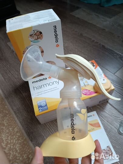 Молокоотсос ручной medela Harmony