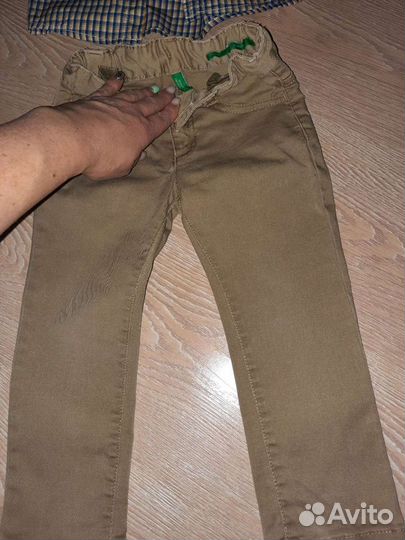 Рубашка и джинсы