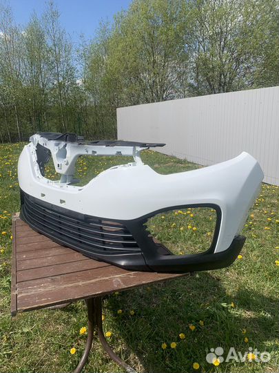 Передний бамперна renault Captur