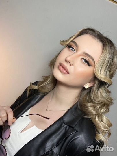 Визажист бровист