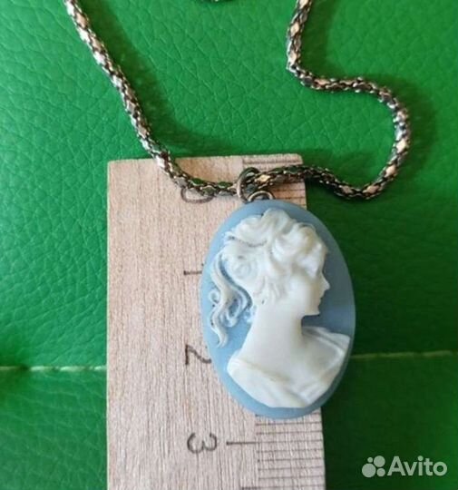 Бусы Чехословакия и кулоны СССР