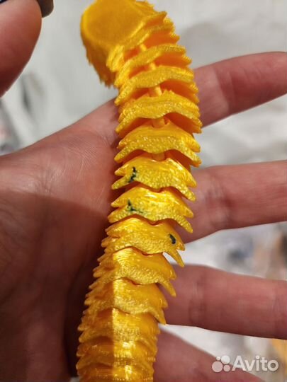 Желтая змея 3Д (есть малюсенький брак)