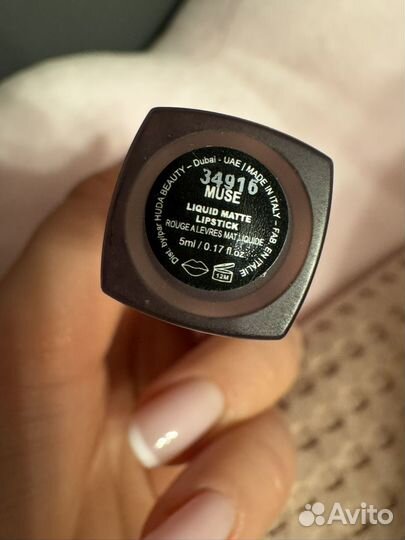 Жидкая матовая помада Huda Beauty Muse б/у