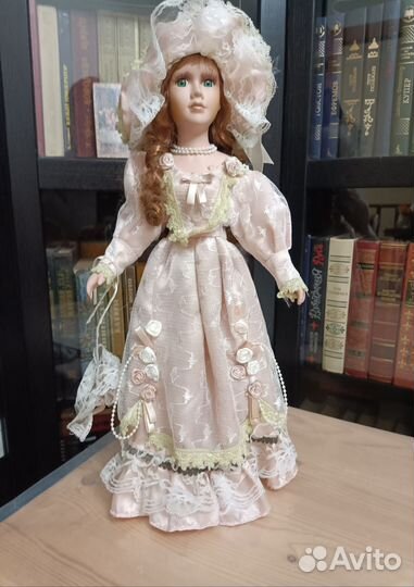 Кукла фарфоровая коллекционная