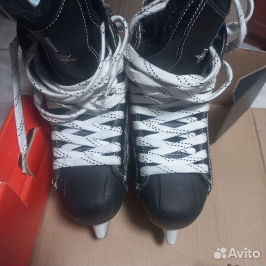 Коньки хоккейные детские