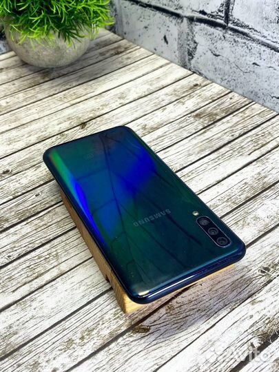 Samsung Galaxy A50, 4/64 ГБ