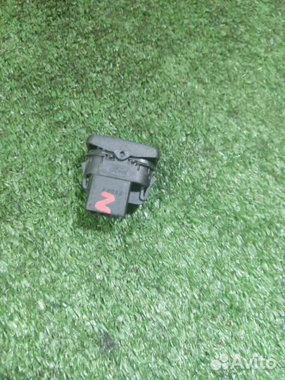 Кнопка стеклоподъемника Ford Focus 2 1.8 2010