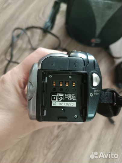 Цифровая видеокамера jvc