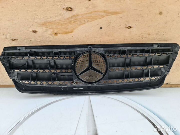 Решетка радиатора Mercedes W220