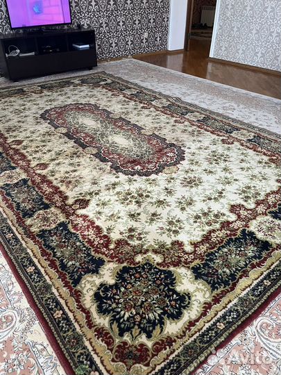 Ковер шерстяной шиповник