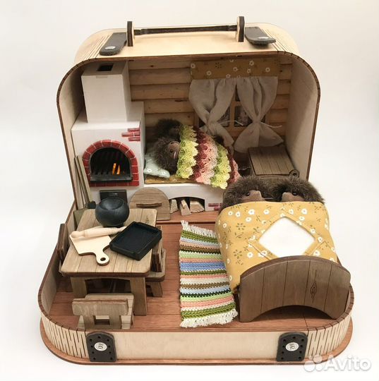 Кукольный домик-чемодан