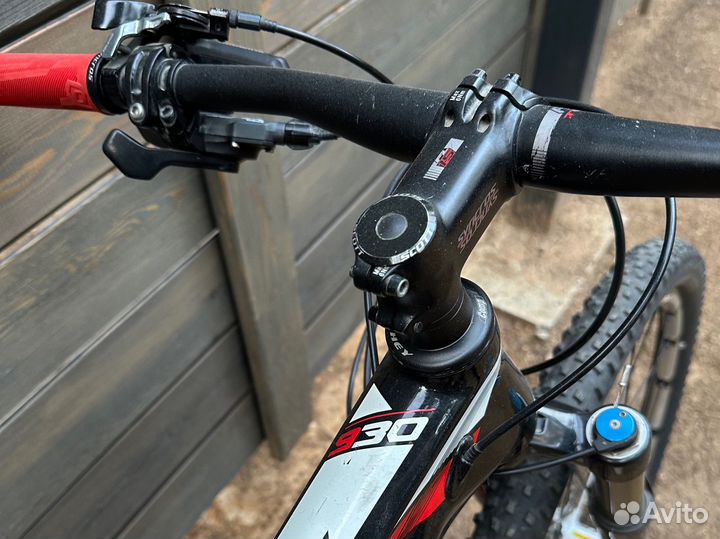 Карбоновый велосипед Scott Scale 930