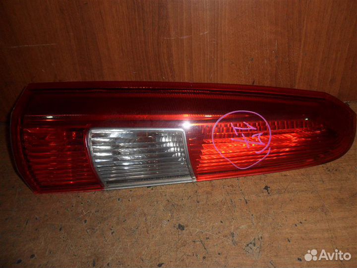 Фонарь задний левый задний левый Volvo V70 SW49