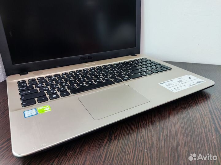 Asus 15.6 Core i5 7Th/озу 12/GT 920Mx/Sdd/Full HD